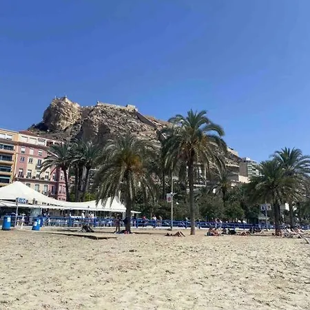 Charming & Spacious In Historic Centre & Short Walk To Apartman Alicante