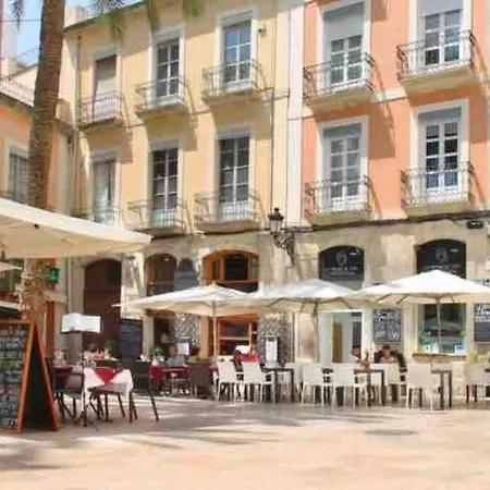 Apartman Charming & Spacious In Historic Centre & Short Walk To
