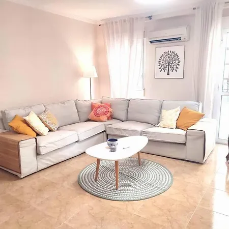Charming & Spacious In Historic Centre & Short Walk To Apartman Alicante