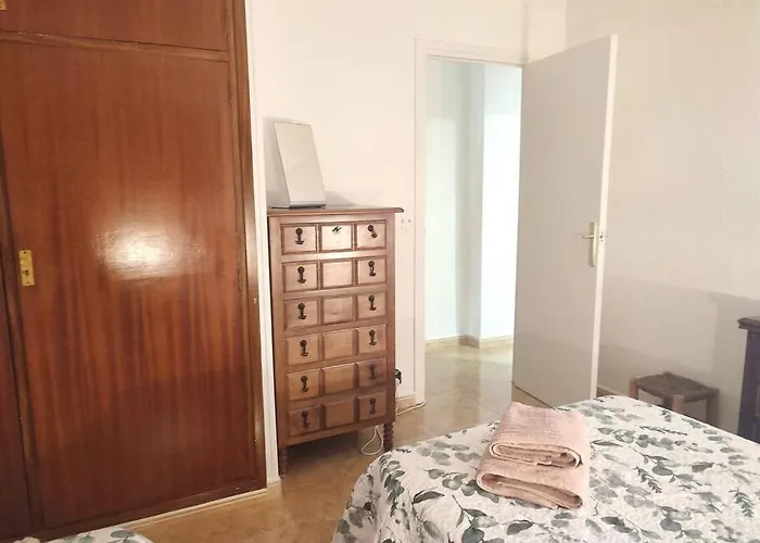 Charming & Spacious In Historic Centre & Short Walk To Alicante